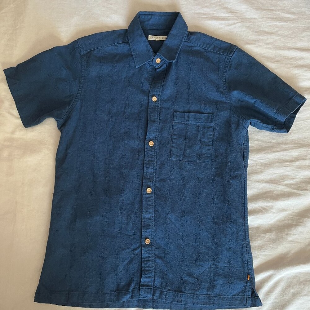 Far Afield Short Sleeve Textured Cotton Blue Button-Up Size 2